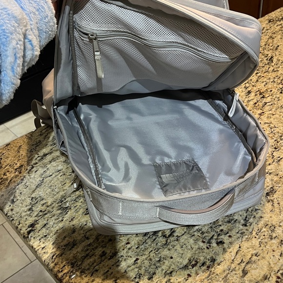 The North Face Base Camp Voyager Backpack 26 L - Picture 4 of 11